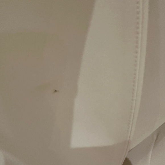 Elizabeth and James. Elegant Cream Women's Blazer ruched sleeves. - Picture 8 of 8